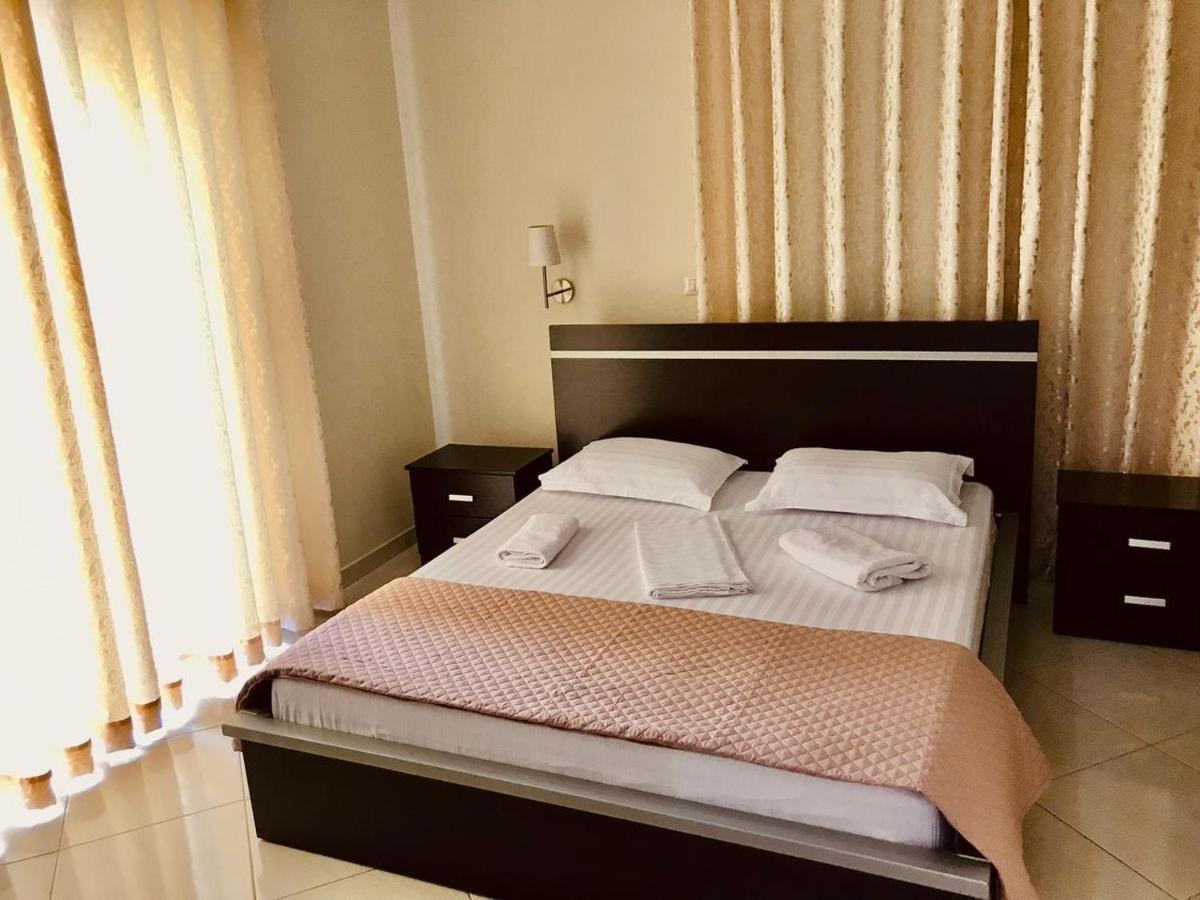 Hotel Metali Саранде Екстериор снимка