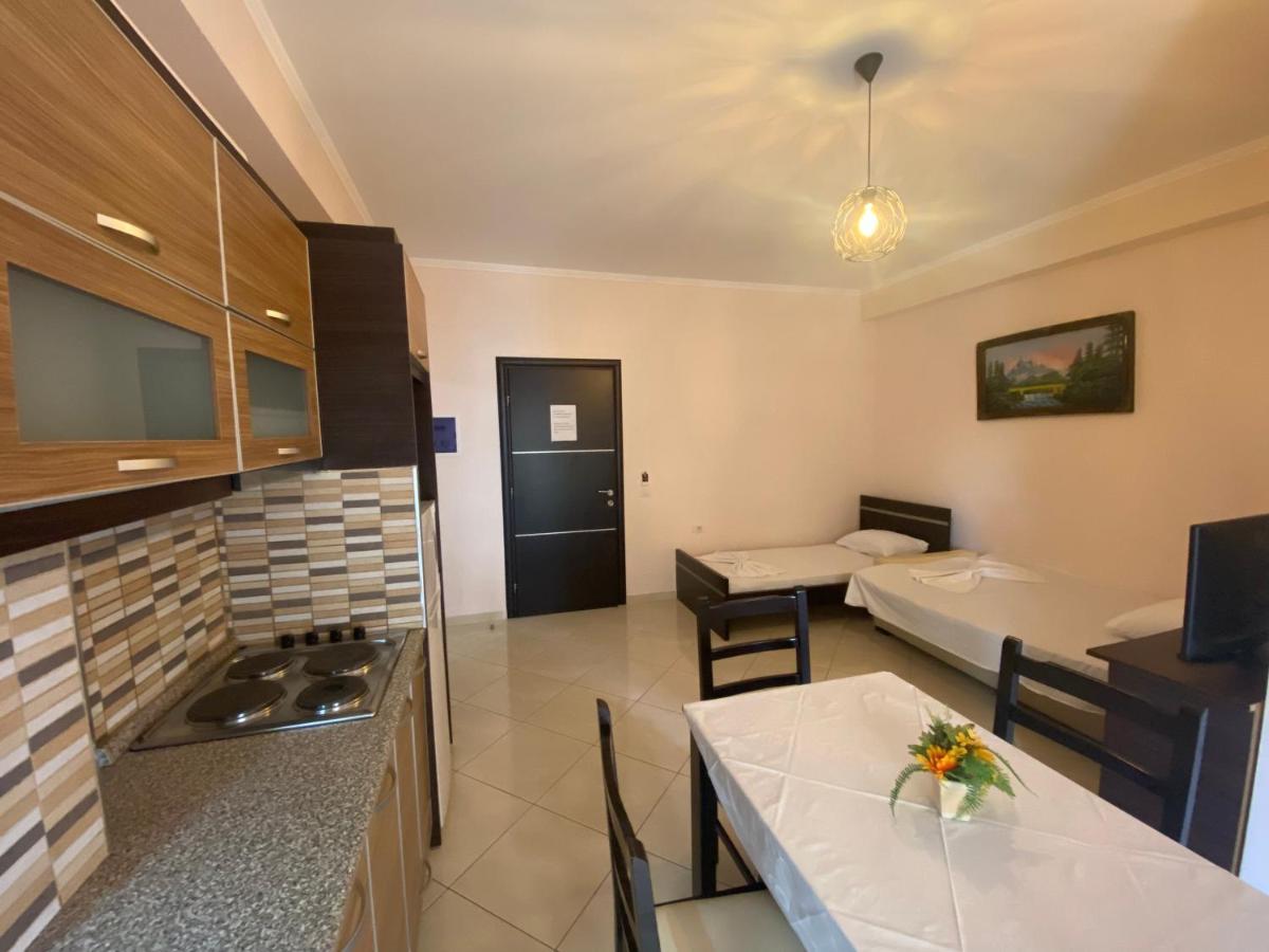 Hotel Metali Саранде Екстериор снимка
