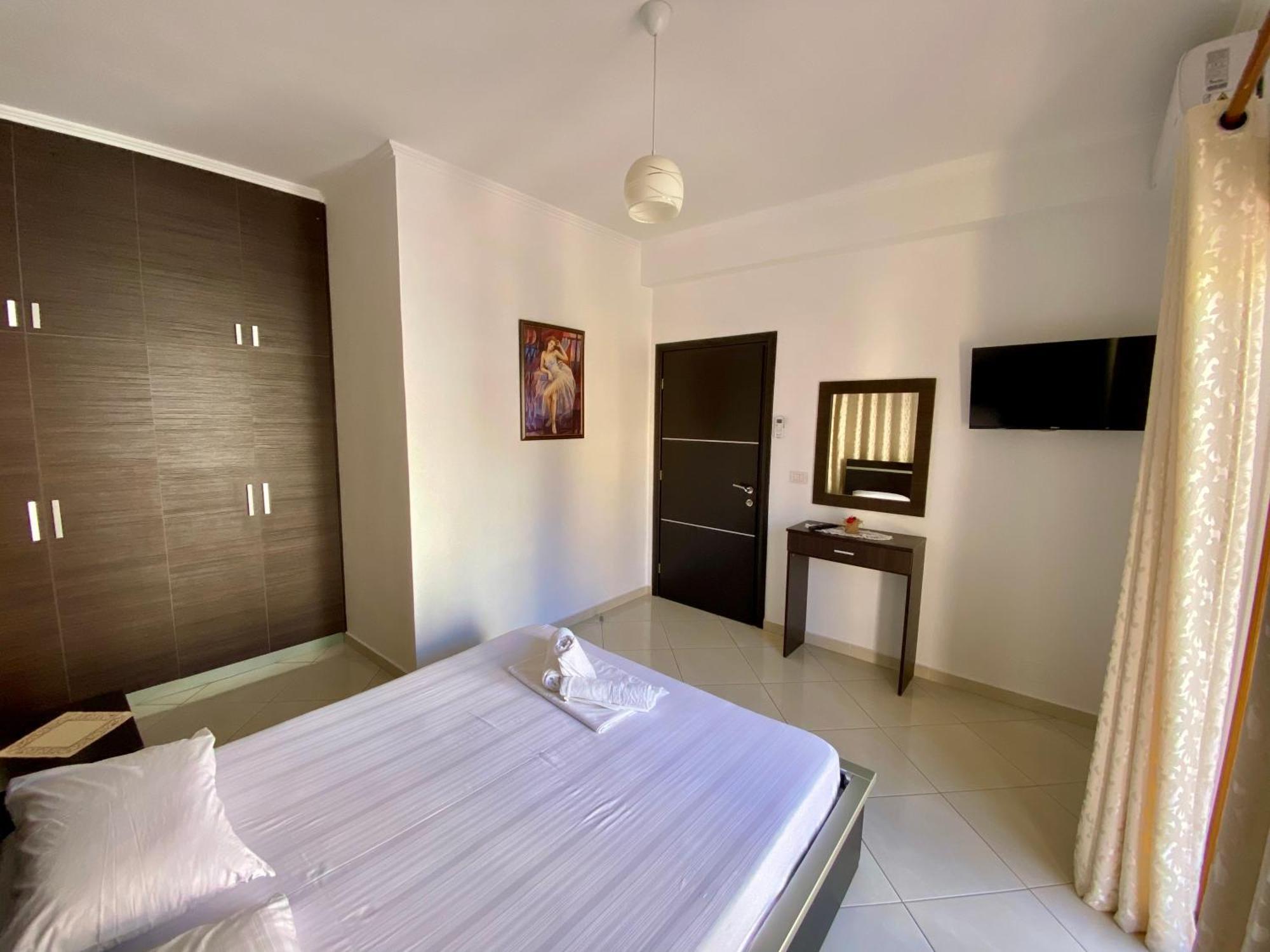 Hotel Metali Саранде Екстериор снимка