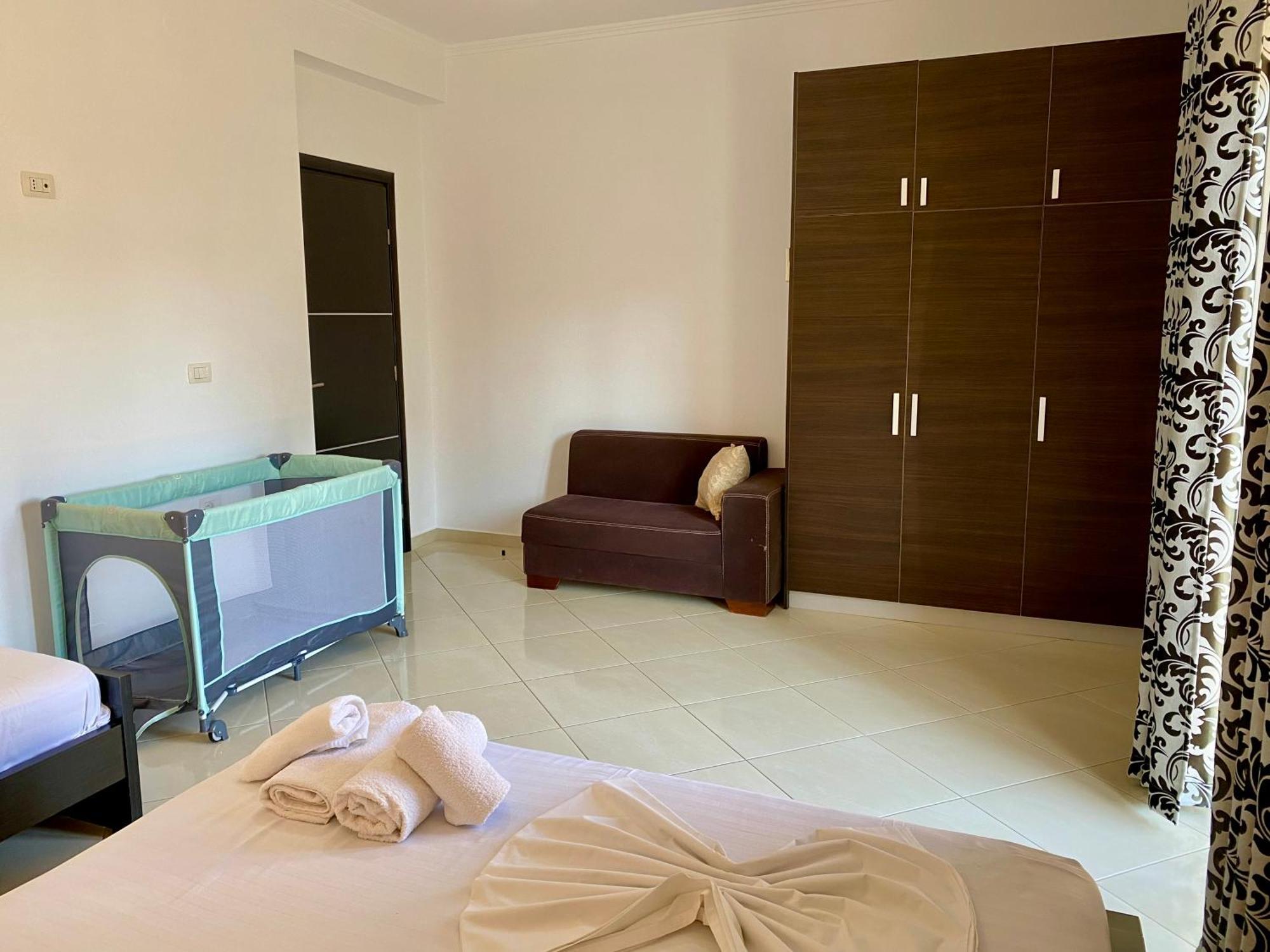 Hotel Metali Саранде Екстериор снимка