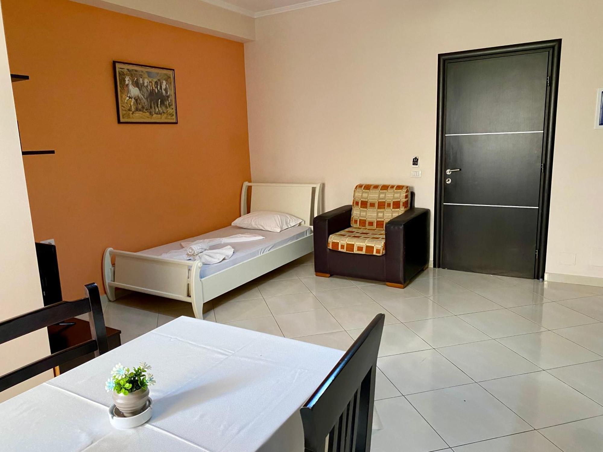 Hotel Metali Саранде Екстериор снимка