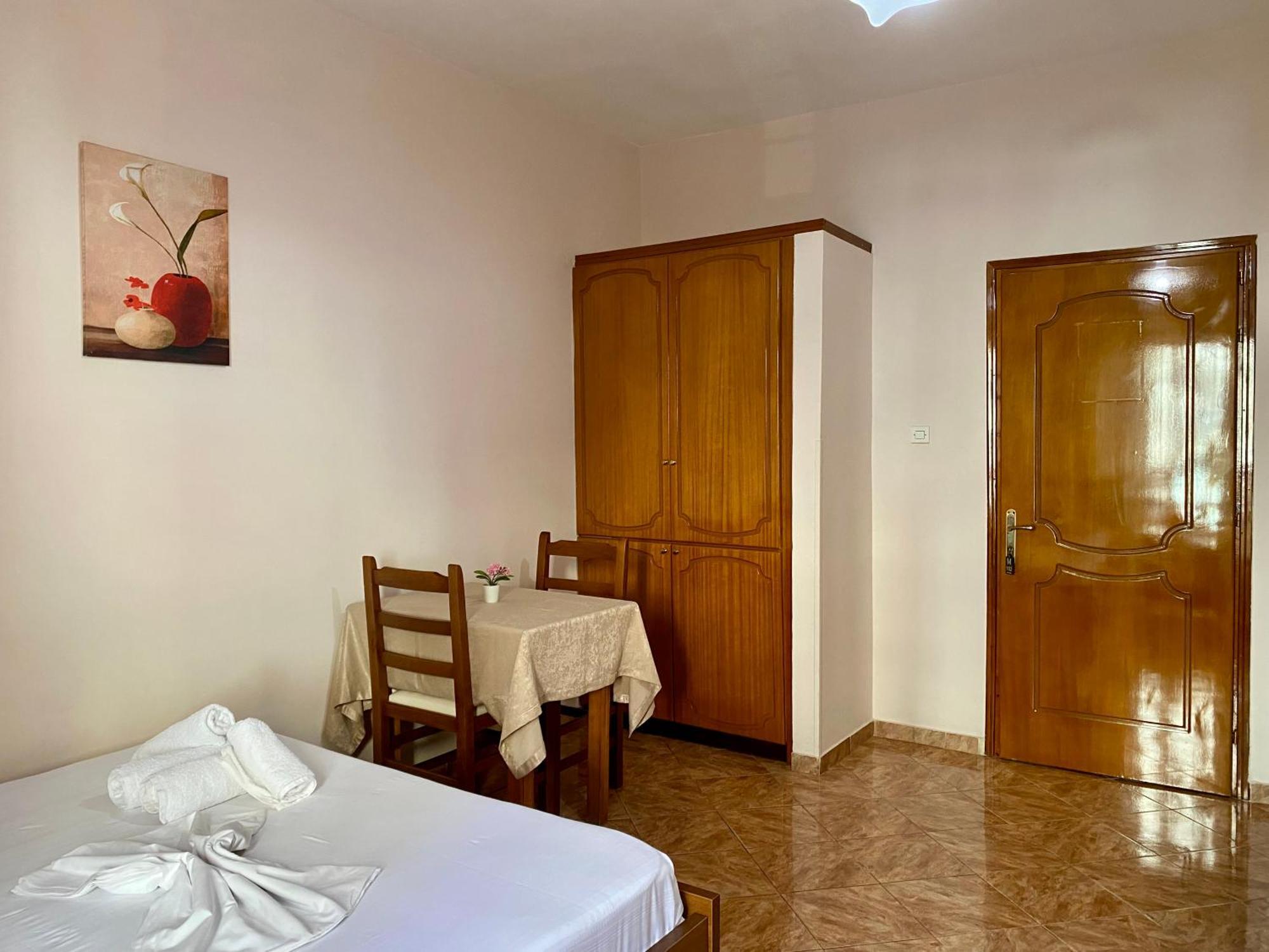 Hotel Metali Саранде Екстериор снимка