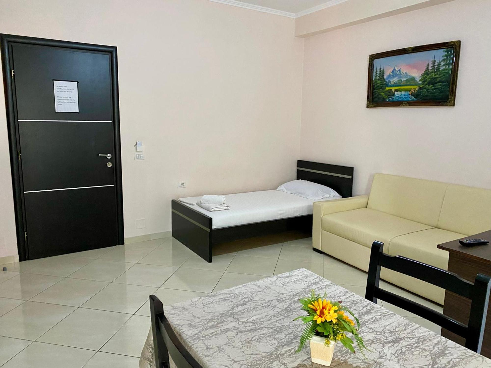 Hotel Metali Саранде Екстериор снимка