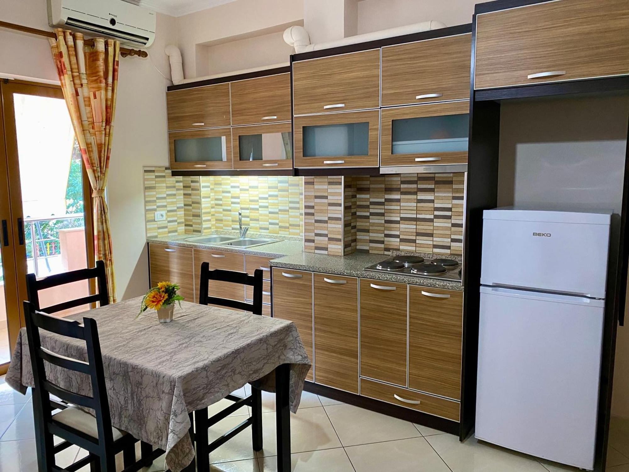 Hotel Metali Саранде Екстериор снимка