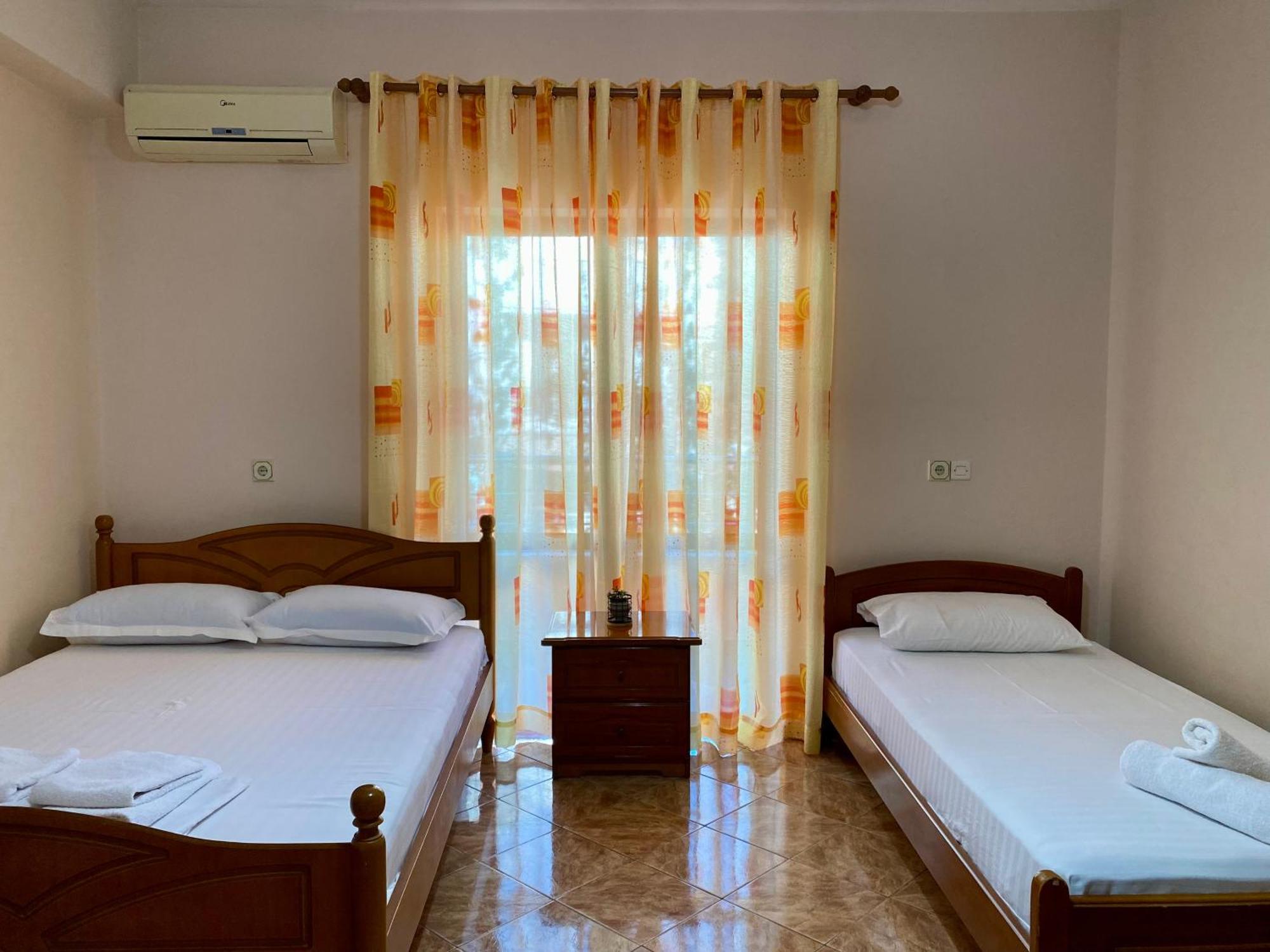 Hotel Metali Саранде Екстериор снимка