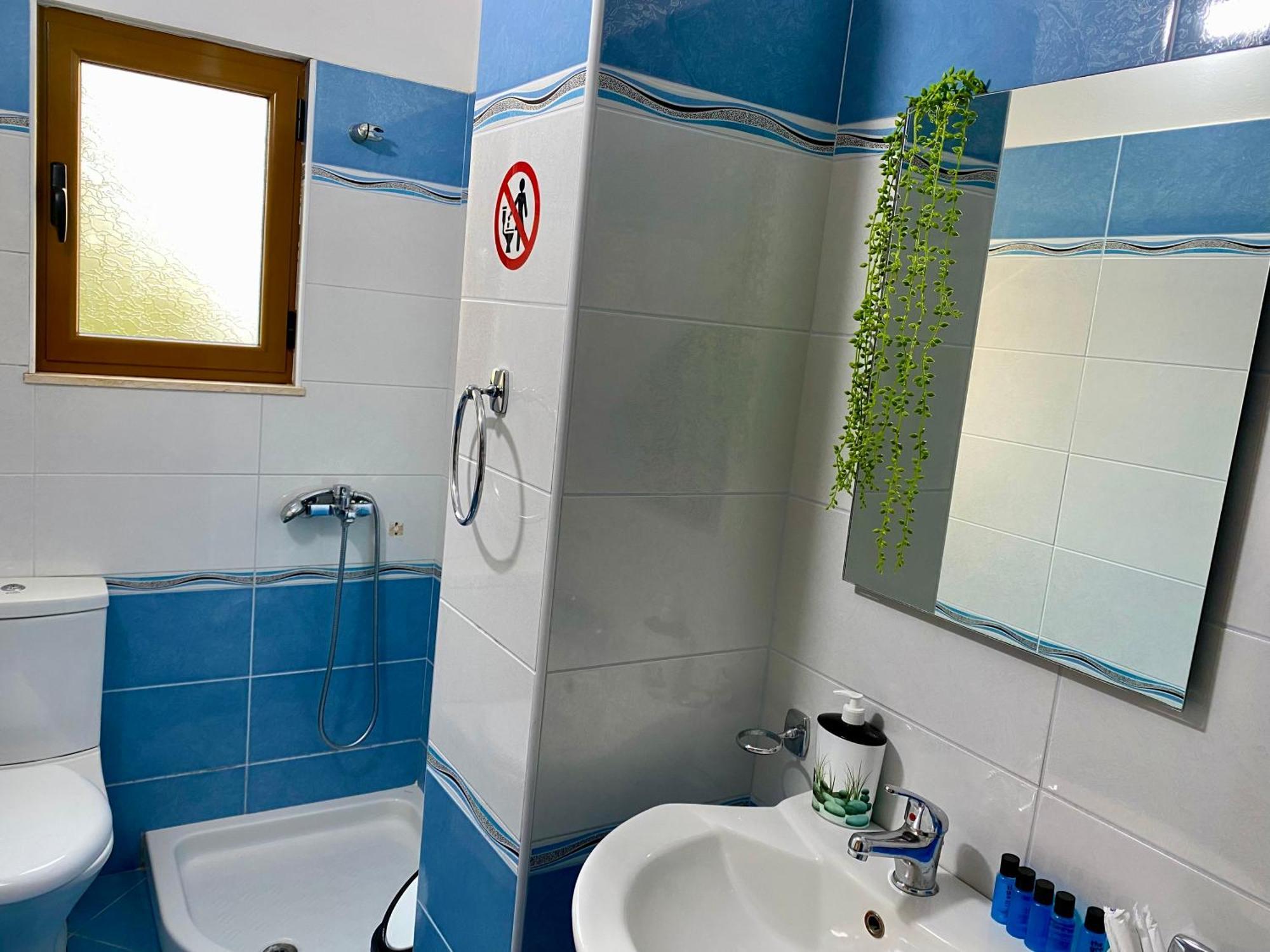 Hotel Metali Саранде Екстериор снимка